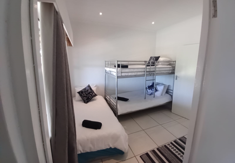 6 Bedroom Property for Sale in Paradise Beach Eastern Cape